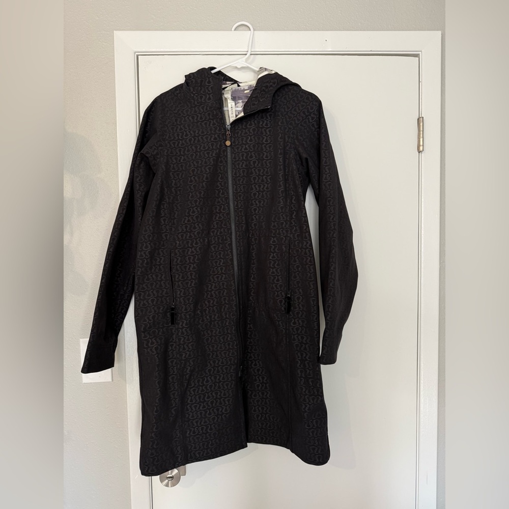 Lululemon Black Logo Rain Jacket, 10